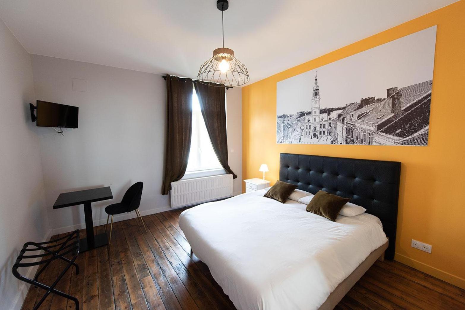Logis - Hostellerie & Restaurant Du Marche Le Cateau-Cambresis Luaran gambar