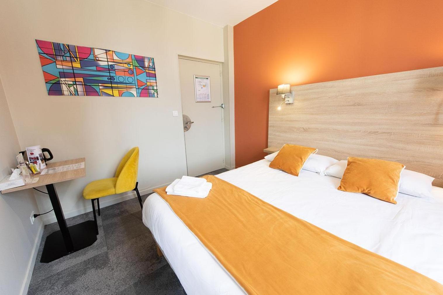 Logis - Hostellerie & Restaurant Du Marche Le Cateau-Cambresis Luaran gambar