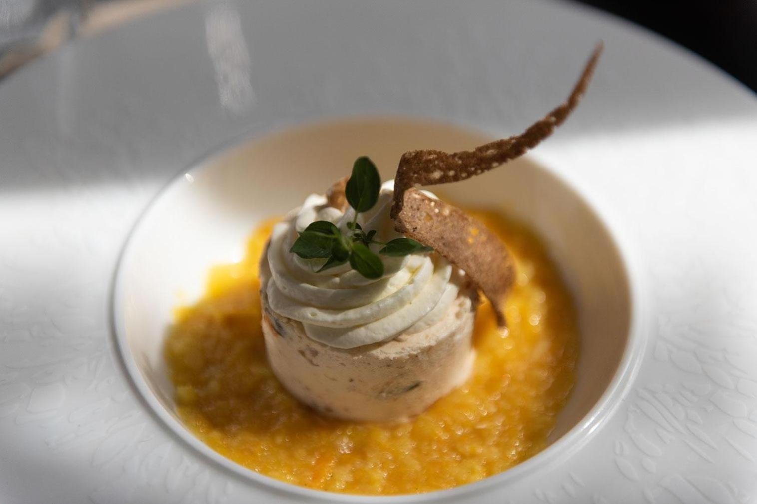 Logis - Hostellerie & Restaurant Du Marche Le Cateau-Cambresis Luaran gambar