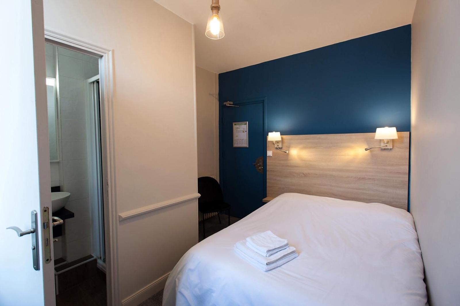 Logis - Hostellerie & Restaurant Du Marche Le Cateau-Cambresis Luaran gambar